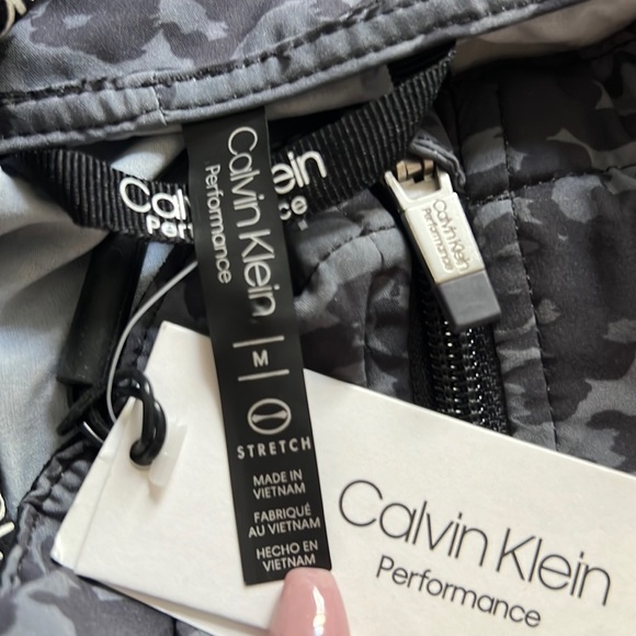 Calvin Klein Performance- NWT - Women’s: M -Half-zip- Pull-Over -Windbreaker - Picture 5 of 7